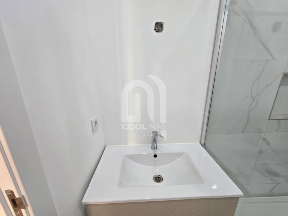 Apartamento T2 para Venda em Queluz e Belas Foto 18