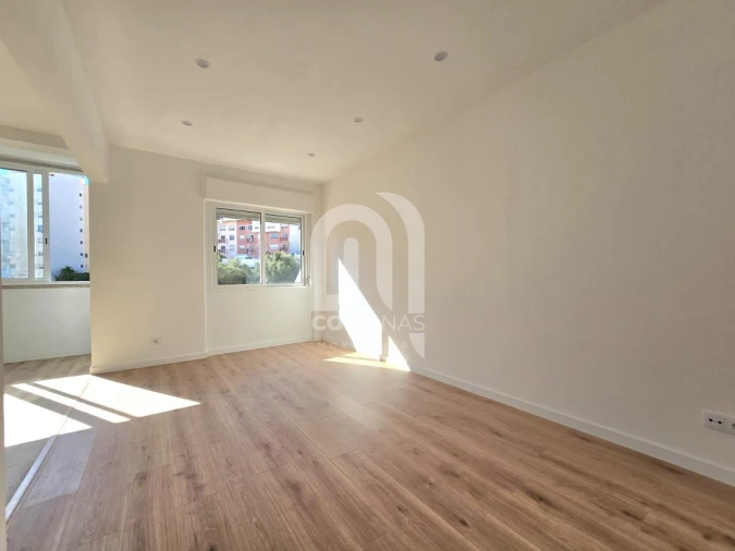 Apartamento T2 para Venda em Queluz e Belas Foto 6