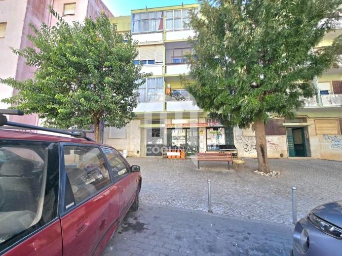 Apartamento T2 para Venda em Queluz e Belas Foto 25