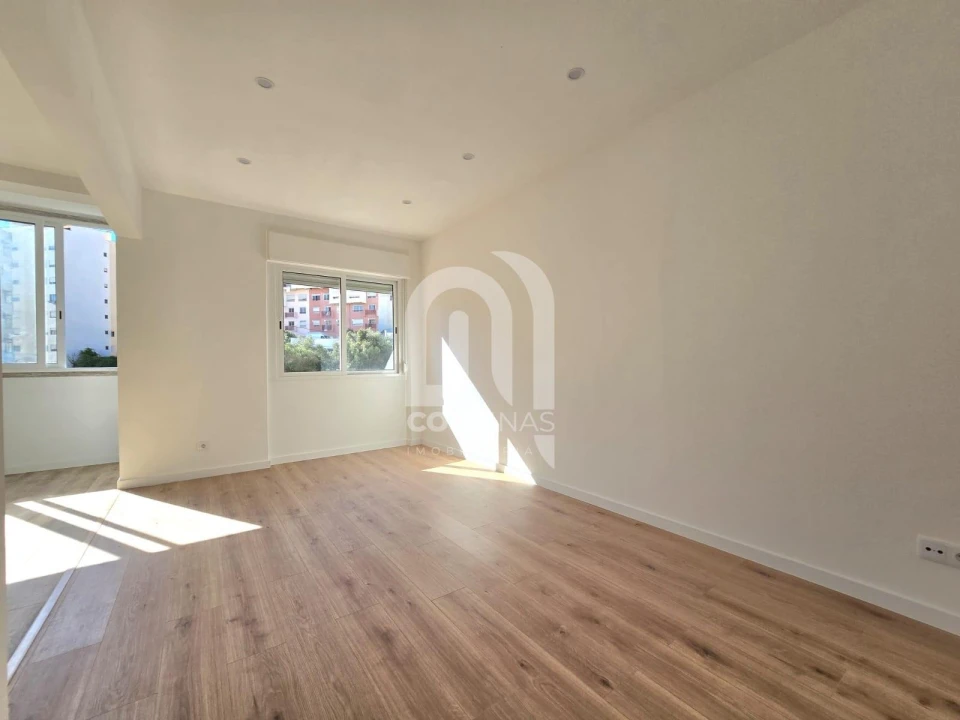 Apartamento T2 para Venda em Queluz e Belas Foto 6