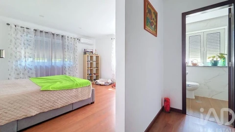 Moradia T4 para Venda em Arrifana