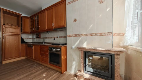 Moradia T2 para Arrendamento em Santo Antonio dos Olivais