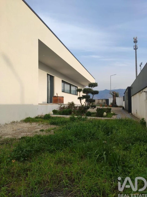 Moradia para Venda em Ponte da Barca, V.N. Muía, Paço Vedro Magalhães