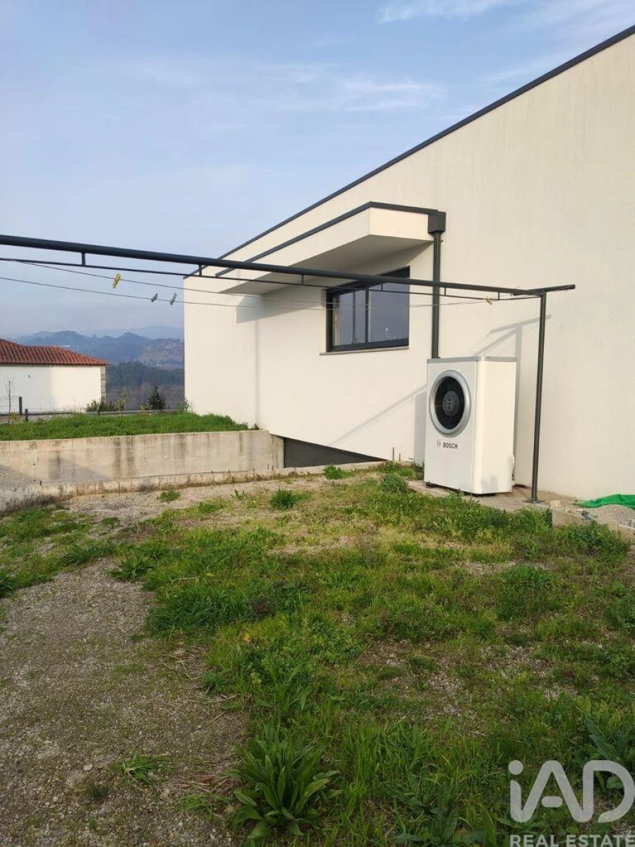 Moradia para Venda em Ponte da Barca, V.N. Muía, Paço Vedro Magalhães Foto 6