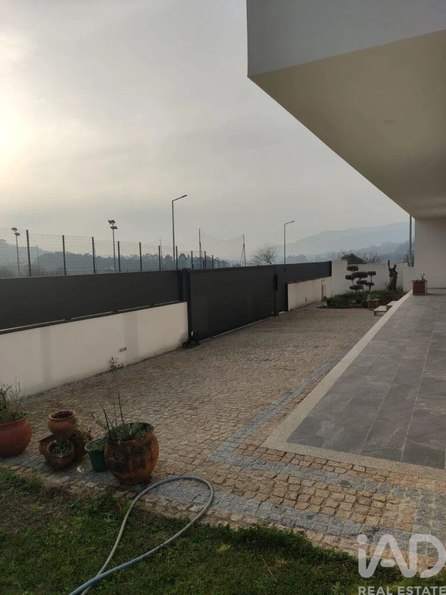 Moradia para Venda em Ponte da Barca, V.N. Muía, Paço Vedro Magalhães Foto 2