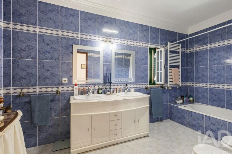 Moradia T4 para Venda em Encarnação Foto 25