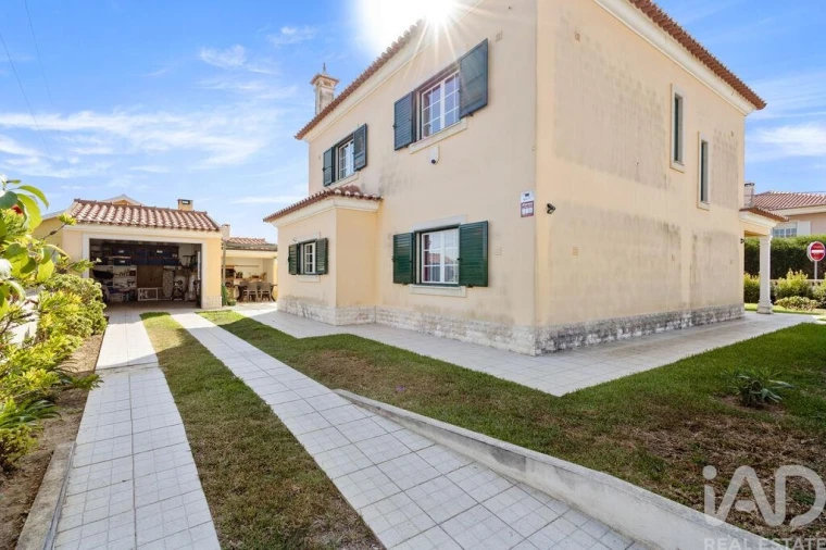 Moradia T4 para Venda em Encarnação Foto 7