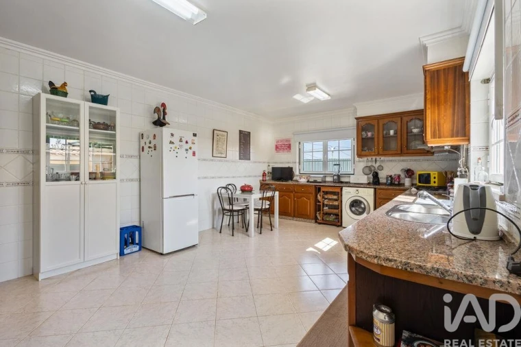 Moradia T4 para Venda em Encarnação Foto 16