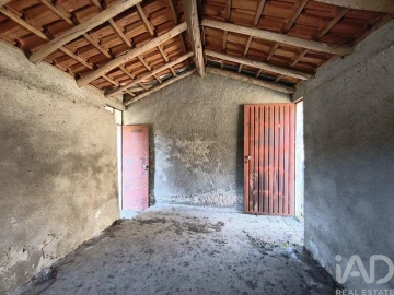 Moradia para Venda em Semide e Rio Vide