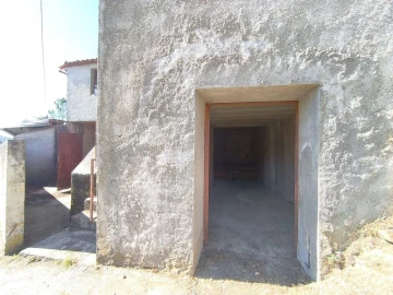 Moradia para Venda em Semide e Rio Vide