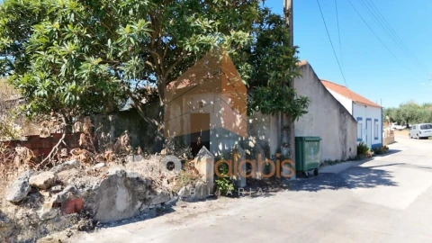 Moradia T1 para Venda em Pernes