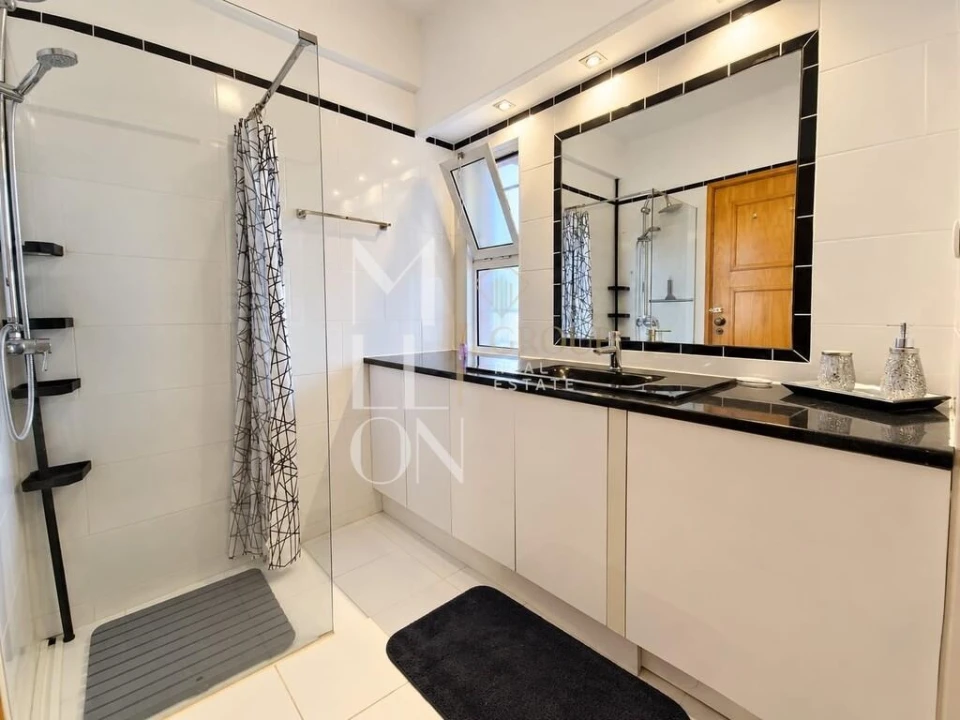 Apartamento T1 para Venda em Quarteira Foto 11