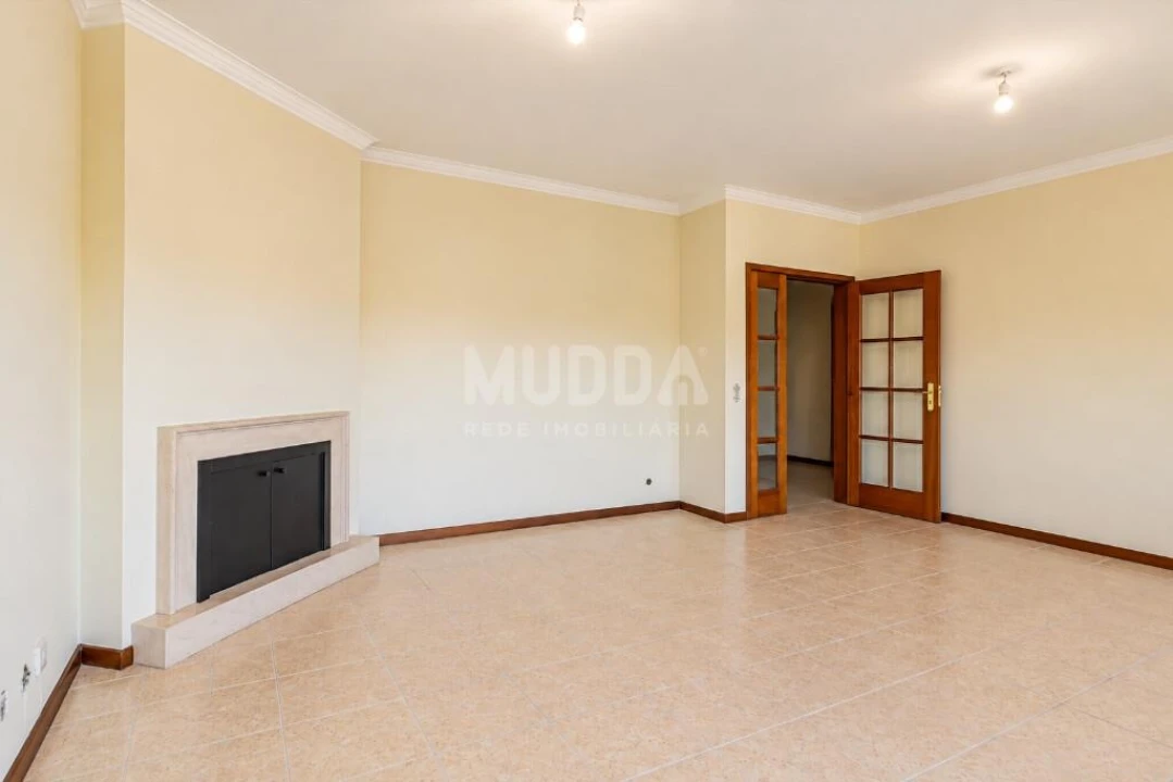 Apartamento T3 para Venda em Paços de Brandão Foto 7