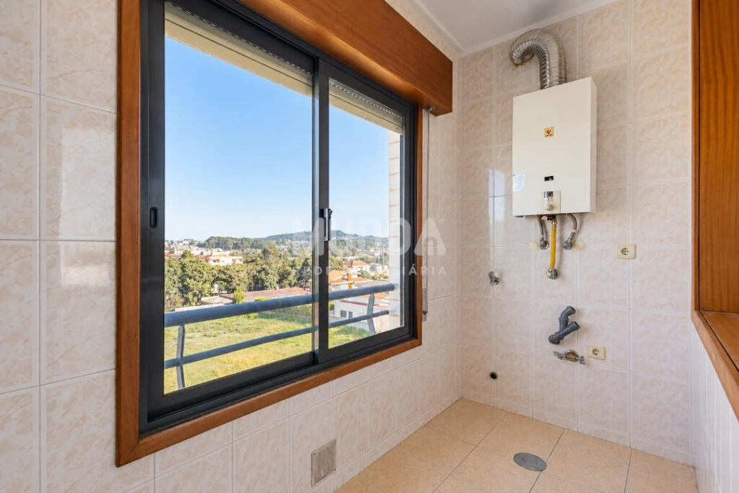 Apartamento T3 para Venda em Paços de Brandão Foto 3