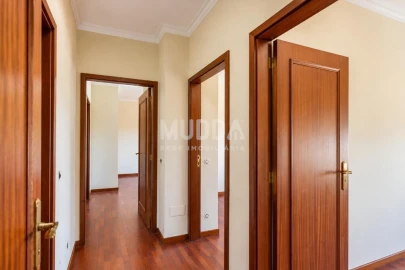 Apartamento T3 para Venda em Paços de Brandão