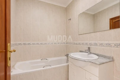 Apartamento T3 para Venda em Paços de Brandão