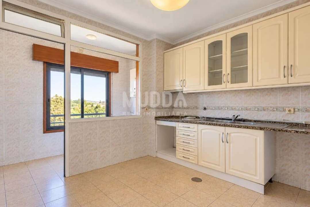 Apartamento T3 para Venda em Paços de Brandão Foto 1