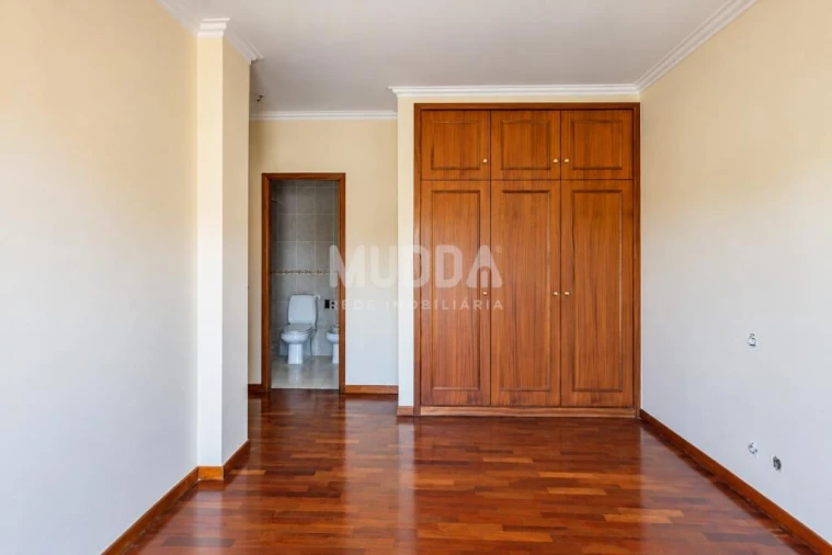 Apartamento T3 para Venda em Paços de Brandão Foto 22