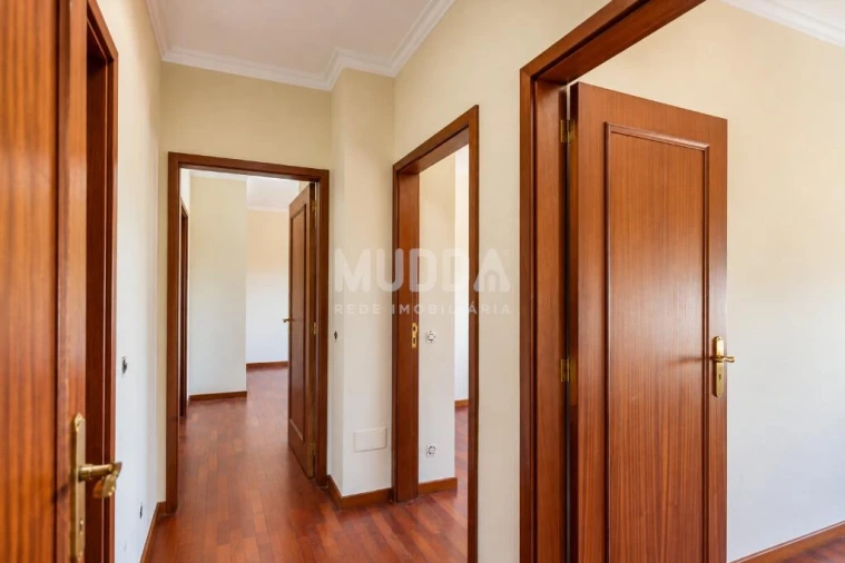 Apartamento T3 para Venda em Paços de Brandão Foto 13