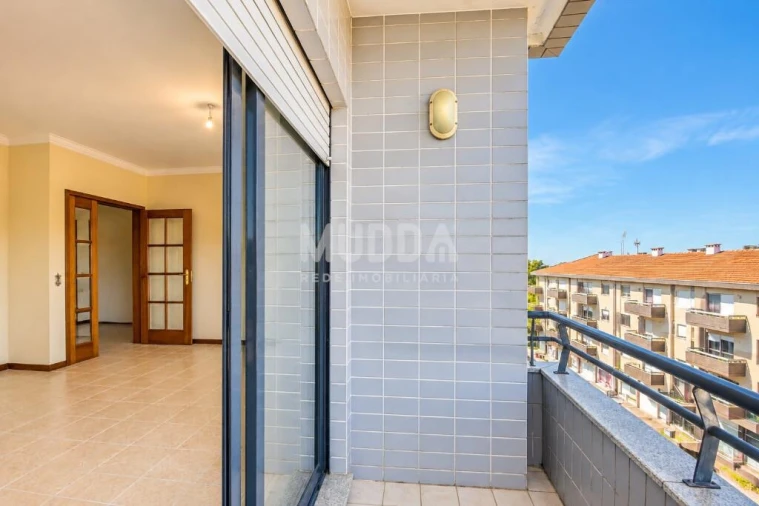 Apartamento T3 para Venda em Paços de Brandão Foto 9