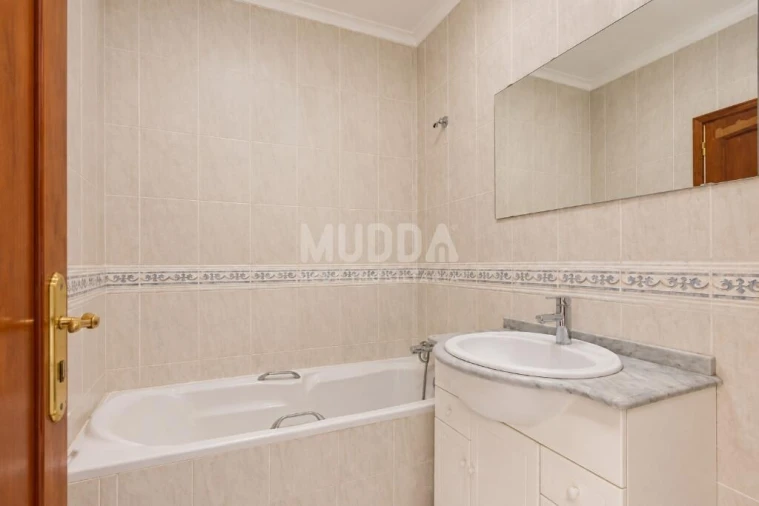 Apartamento T3 para Venda em Paços de Brandão Foto 17