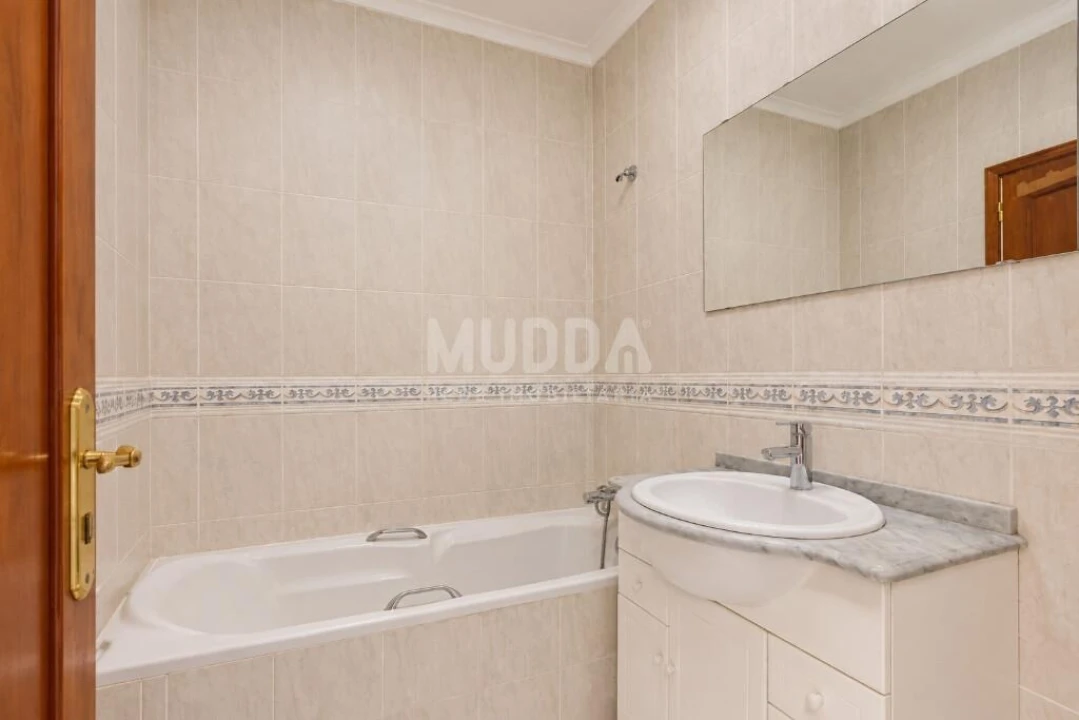 Apartamento T3 para Venda em Paços de Brandão Foto 17