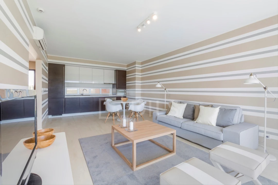 Apartamento T1 para Venda em Quarteira Foto 5