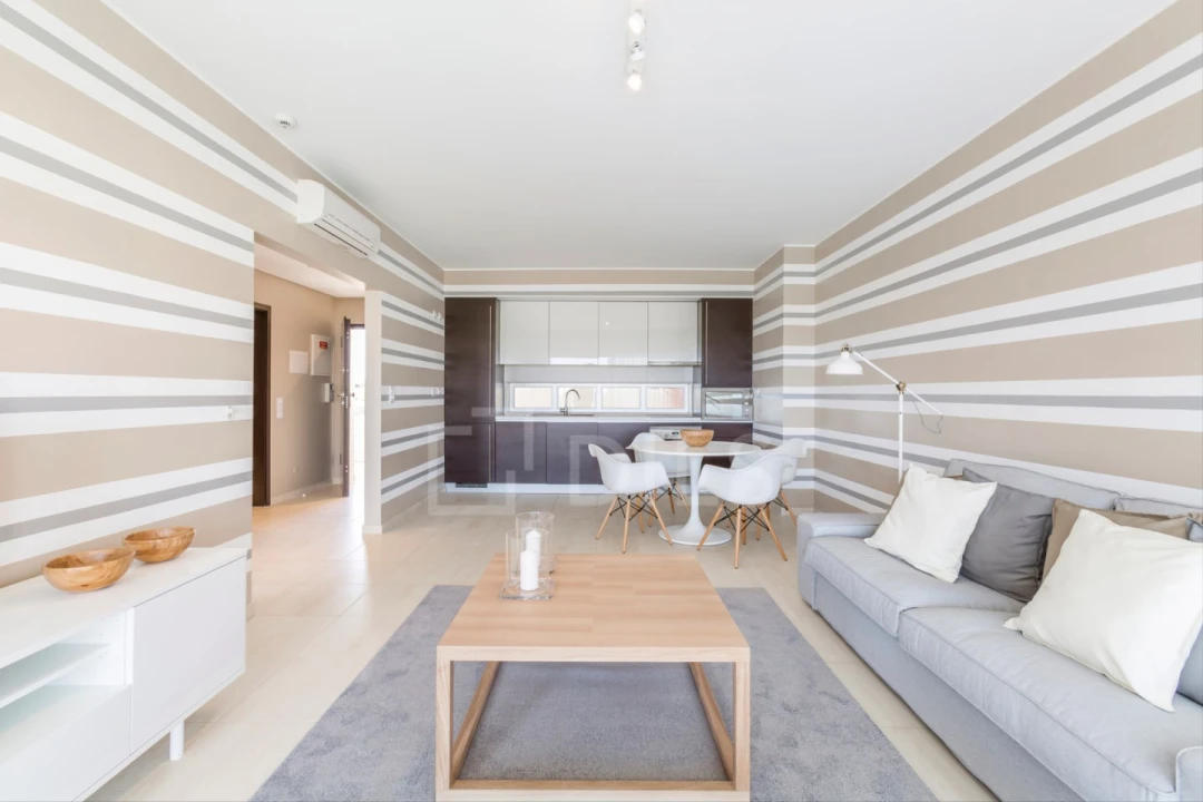Apartamento T1 para Venda em Quarteira Foto 7