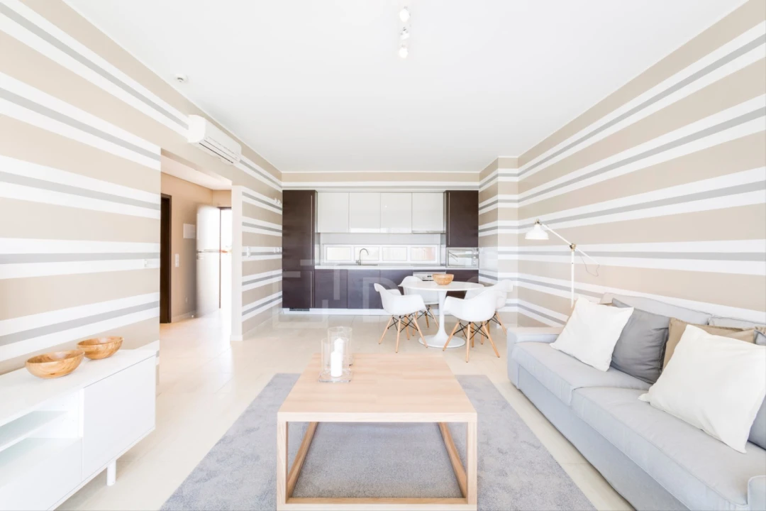 Apartamento T1 para Venda em Quarteira Foto 8