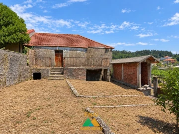 Moradia T2 para Venda em Miranda