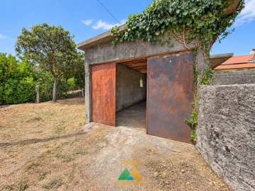 Moradia T2 para Venda em Miranda