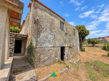 Moradia T2 para Venda em Miranda