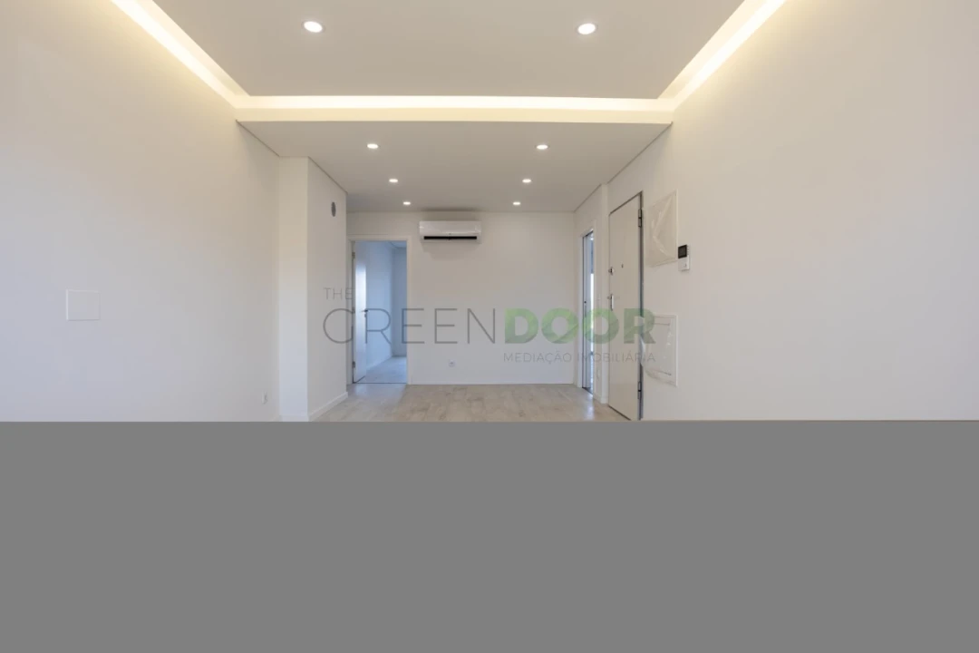 Apartamento T3 para Venda em Seixal, Arrentela e Aldeia de Paio Pires Foto 2