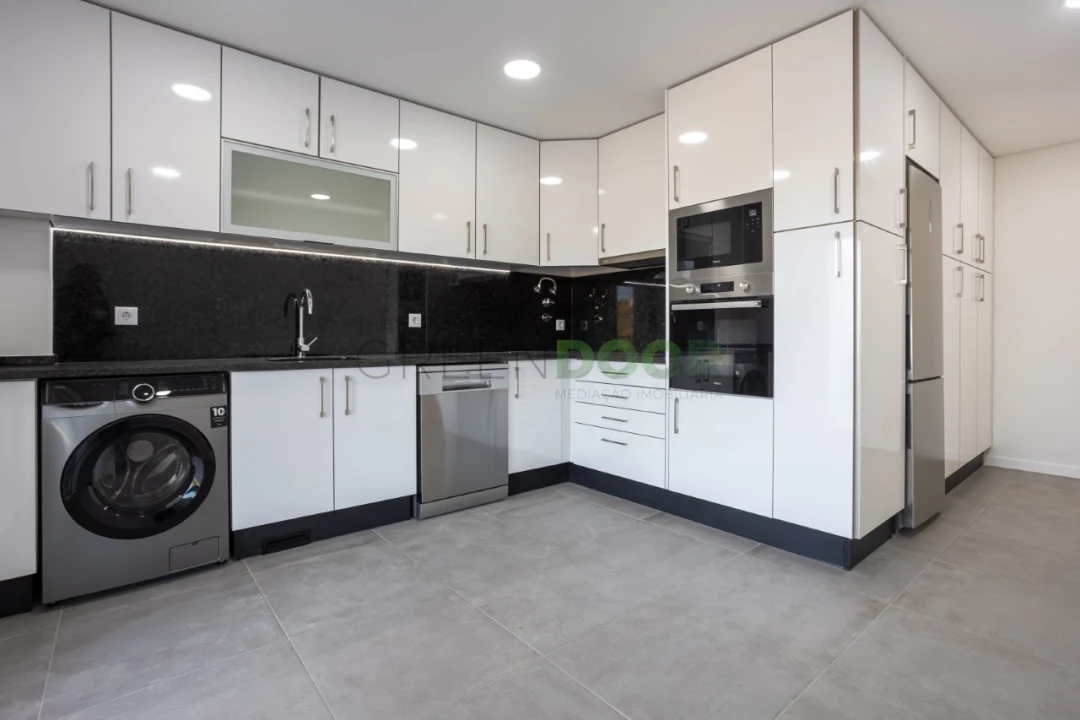 Apartamento T2 para Venda em Seixal, Arrentela e Aldeia de Paio Pires Foto 4
