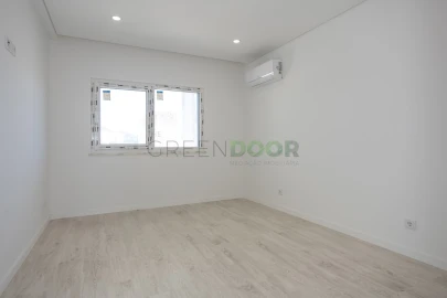 Apartamento T2 para Venda em Seixal, Arrentela e Aldeia de Paio Pires