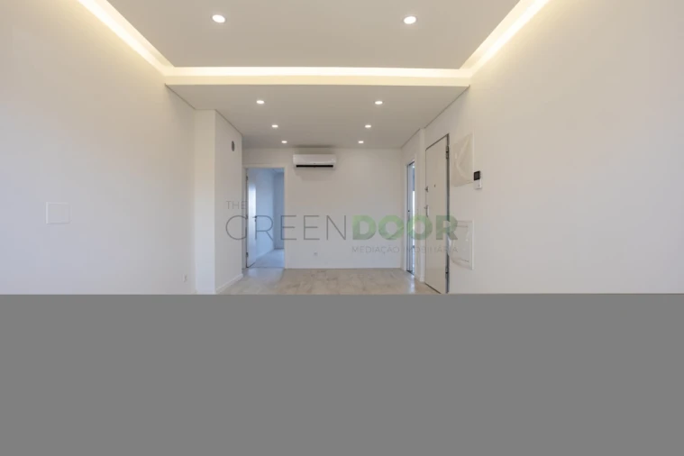 Apartamento T2 para Venda em Seixal, Arrentela e Aldeia de Paio Pires Foto 2