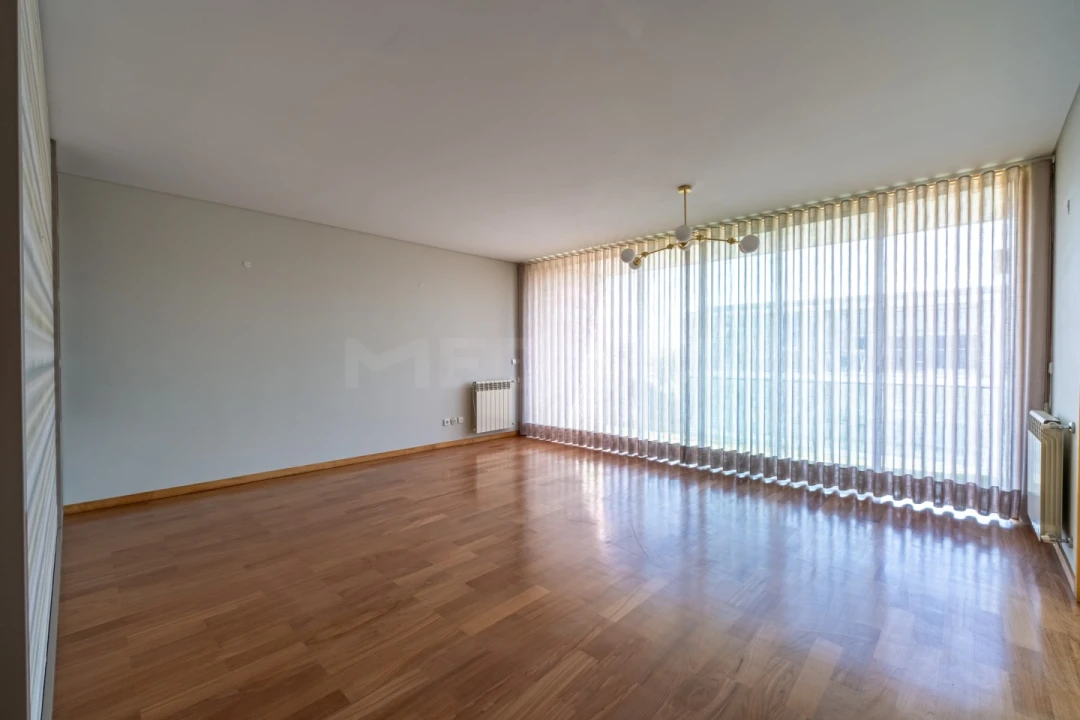 Apartamento T2 para Venda em Azurara Foto 3