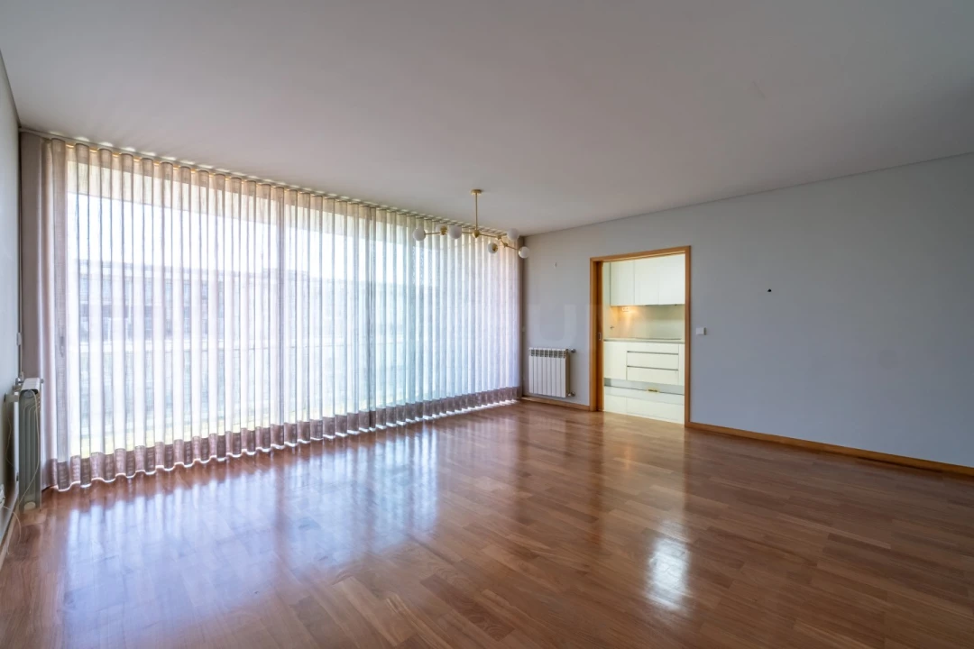 Apartamento T2 para Venda em Azurara Foto 2
