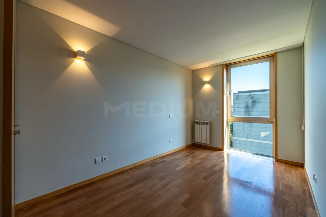 Apartamento T2 para Venda em Azurara Foto 16