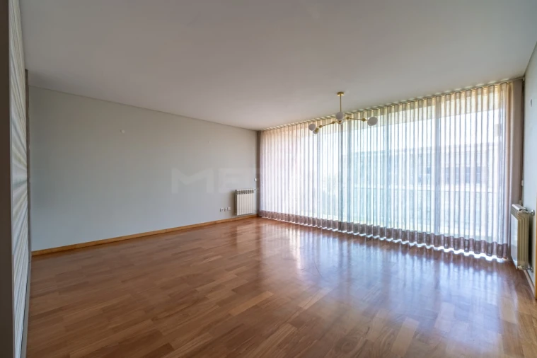 Apartamento T2 para Venda em Azurara Foto 3