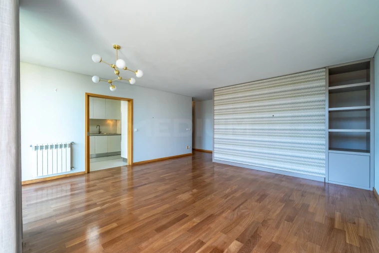 Apartamento T2 para Venda em Azurara Foto 4