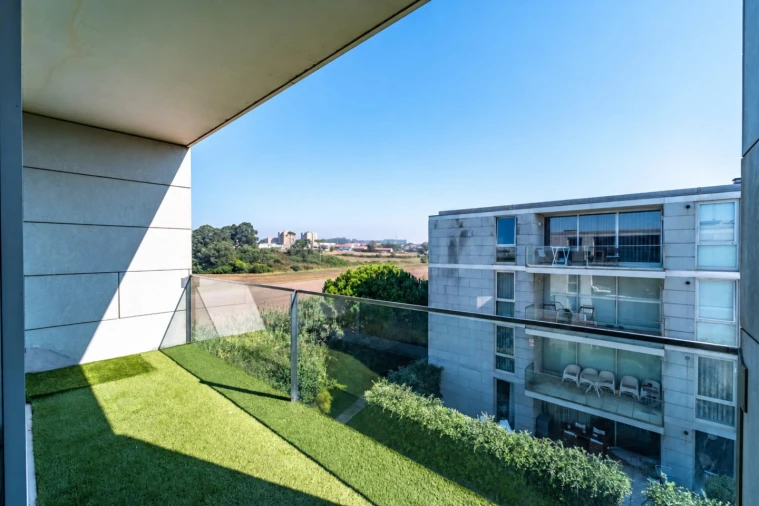 Apartamento T2 para Venda em Azurara Foto 6