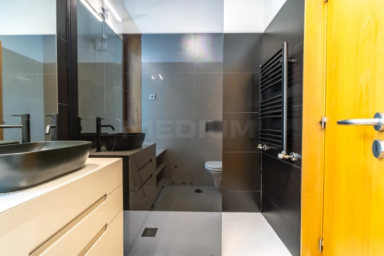 Apartamento T2 para Venda em Azurara Foto 19