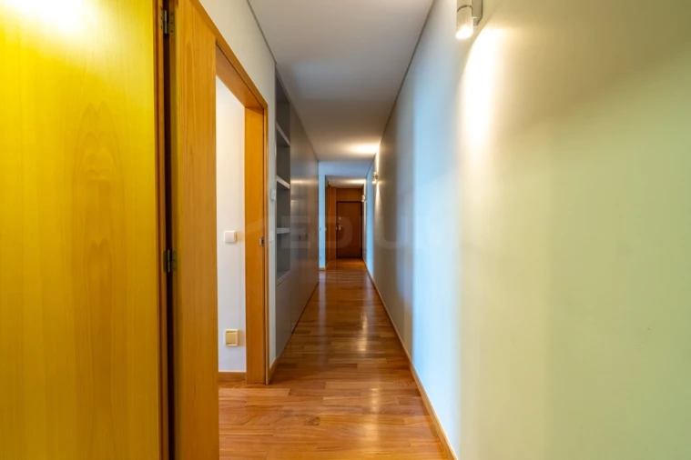 Apartamento T2 para Venda em Azurara Foto 20