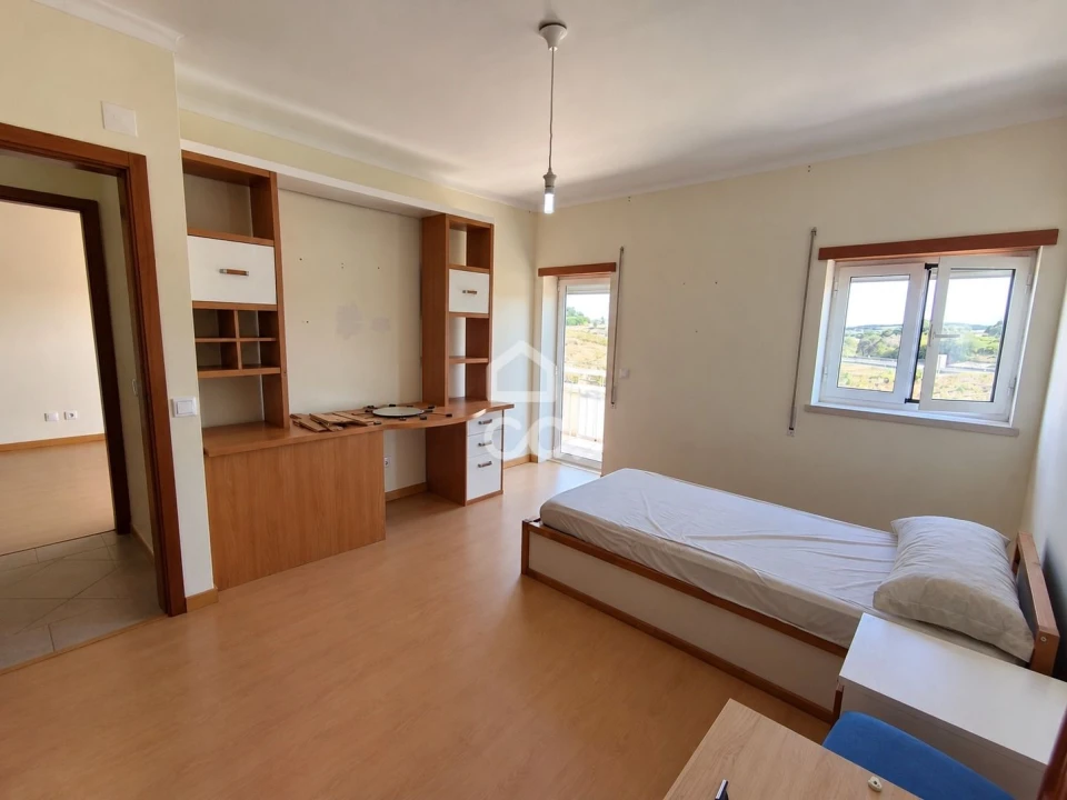 Apartamento T4 para Venda em Bombarral e Vale Covo Foto 30