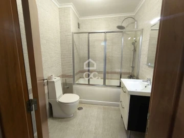 Apartamento T4 para Venda em Bombarral e Vale Covo