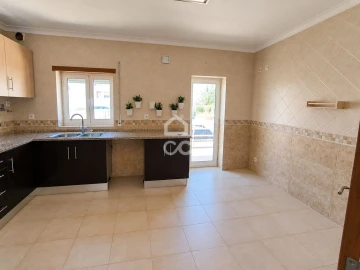 Apartamento T4 para Venda em Bombarral e Vale Covo