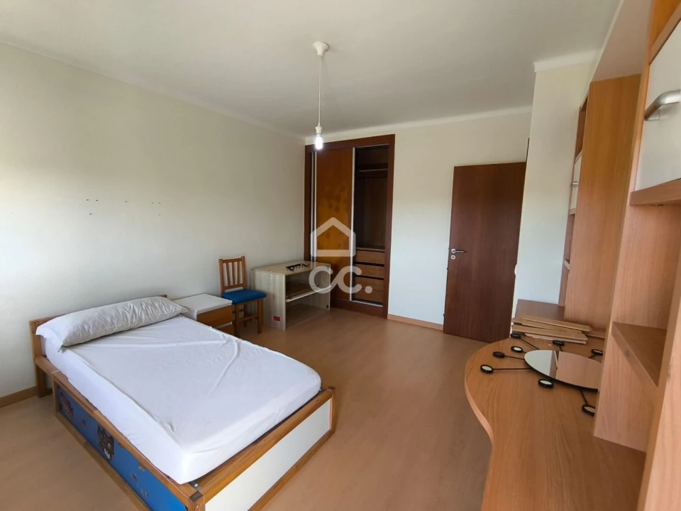 Apartamento T4 para Venda em Bombarral e Vale Covo Foto 31