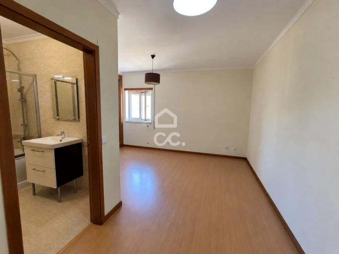 Apartamento T4 para Venda em Bombarral e Vale Covo Foto 27