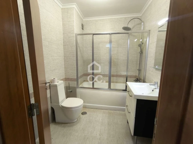 Apartamento T4 para Venda em Bombarral e Vale Covo Foto 29